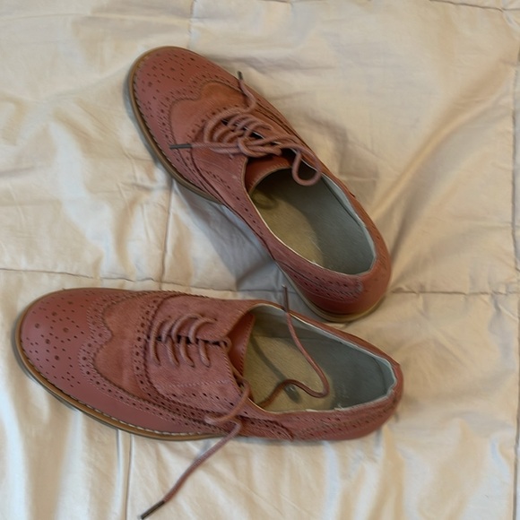 Women’s Oxford shoes size 6 1/2 - Picture 2 of 2